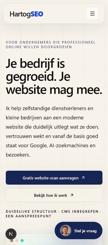 Mobiele screenshot van de HartogSEO homepage met hero, CTA's en contactknop